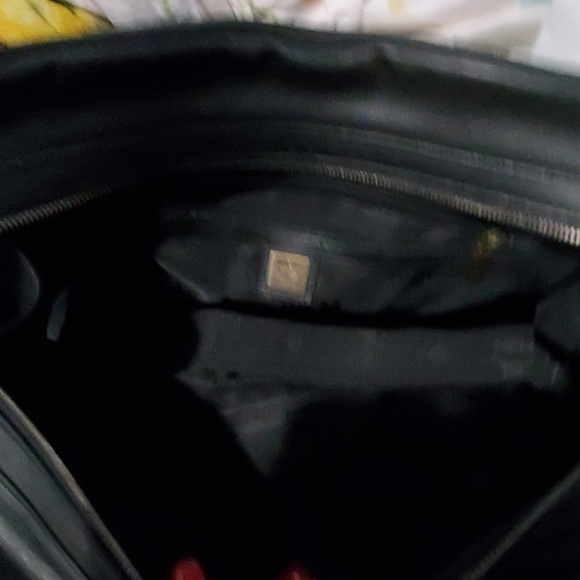 Nice mcm bag and wallet..COME ON LADIES - Picture 3 of 8